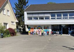 Vorschaubild schulhof 2.jpg